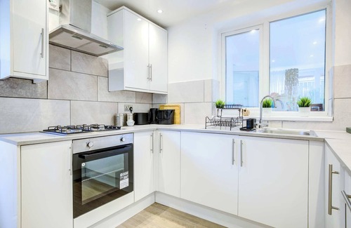 Newcastle-upon-Tyne House | Bright & Spacious 3 Bedroom Home in Newcastle