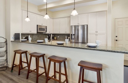 Kamuela House | Bright, Spacious 3 Bedroom- Beach Club Access