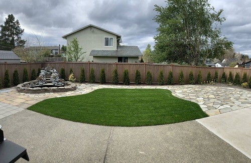 Kent House | BRIGHT & SPACIOUS MODERN HOUSE WITH GORGEOUS LANDSCAPE + ACnSEATTLE