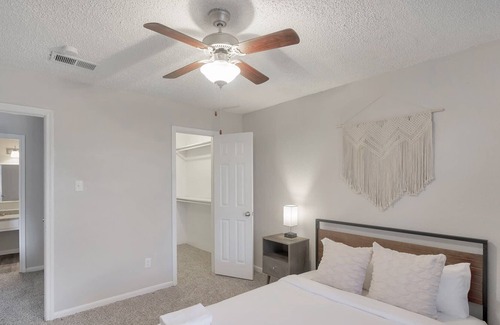 Midland Condo | Bright Stay with Gym next to Midland College