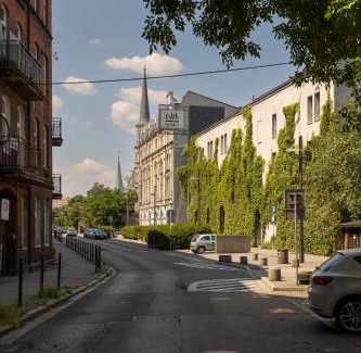 Chorzow Apartment | Bright Studio Chorzów for 4 Guests 1,6 km to Silesian Stadium by Noclegi Renters