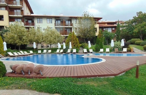 Sveti Vlas Apartment | Bright studio flat based in the resort village St. Vlas in Bulgaria.