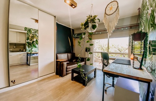 Parana Apartment | Bright Studio with balcony, hammock and big desk