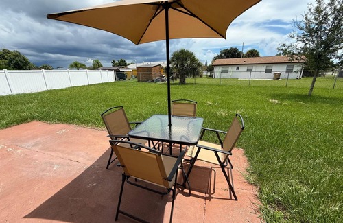 Buena Ventura Lakes House | Bright Stylish Retreat Close to Disney Parks & Univesal