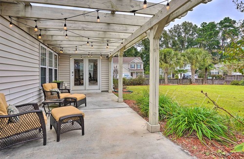 Lincolnville House | Bright Summerville Abode ~ 9 Mi to Water Park