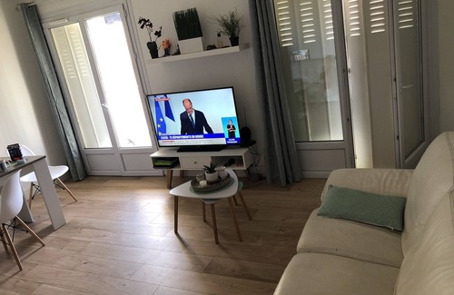 Toulon Apartment | Bright T3 apartment with 10 m2 terrace