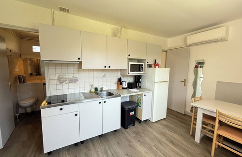 La Roque-sur-Pernes Condo | Bright T3 cottage in secure domain