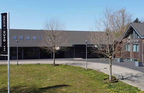 Uden Hotel | Bright Unit Near Climbing Park Garden Views Parking Included