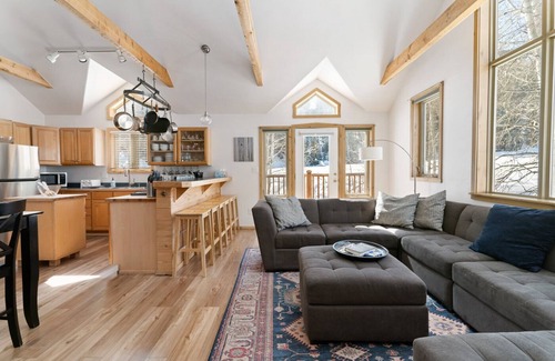 Crested Butte House | Bright w/High Ceilings & Deck - 2 Blocks from Elk in Quiet Corner of Town w/EV!