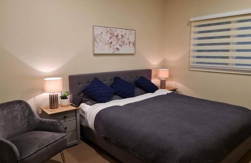 Marysville House | Brighton Falls - Just a short stroll to Township..