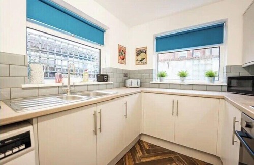 Darlington House | Brighton House | Horizon Stays
