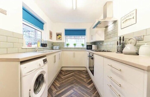 Darlington House | Brighton House | Horizon Stays