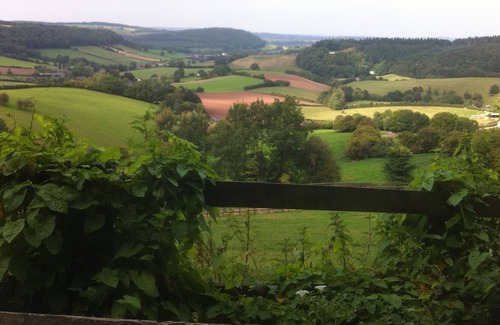 Bailey Lane End House | Brilliant cider barn on the edge of dean's forest