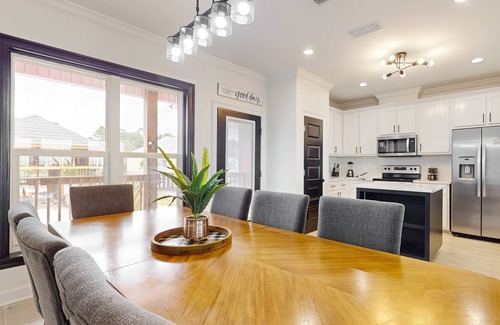 Audubon Place House | Brilliant Gulf-front home with balcony, central AC, washer/dryer, & dog-friendly