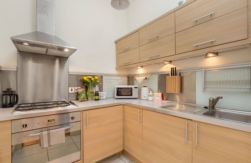 New Town Apartment | Brilliant Location, Charming Bright Apartment