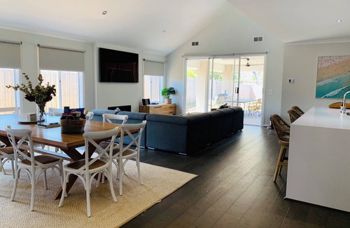 Tootgarook House | Bring the whole Family - In fact bring two! 5BR W/PoolnChoose the beach or pool