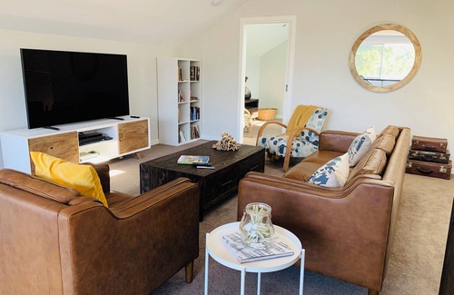 Tootgarook House | Bring the whole Family - In fact bring two! 5BR W/PoolnChoose the beach or pool