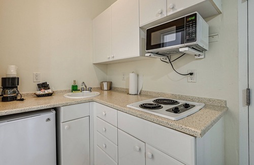Naples Apartment | Bring Your Boat: Condo w/Pool in Naples!