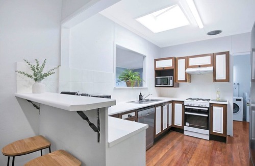 Tarragindi House | Brisbane Oasis+Spa tennis court