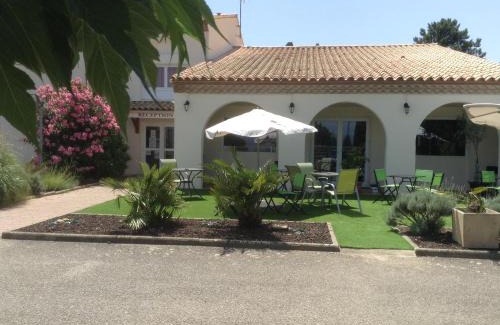 Carcassonne Hotel | Brit Hotel Bosquet Carcassonne Cité