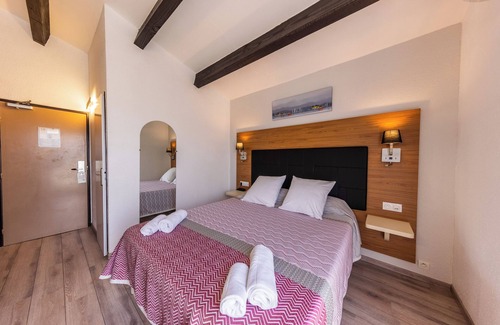 Cap d'Agde Hotel | Brit Hotel Confort Helios Agde