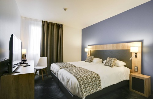 Loches Hotel | Brit Hotel Confort Loches