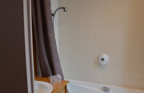 L'Aigle Hotel | Brit Hotel du Dauphin