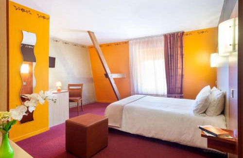 Chinon Hotel | BRIT HOTEL Le Lion d'Or CHINON