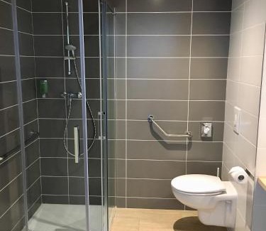 Saint-Mitre-les-Remparts Hotel | Brit Hotel Martigues Nord