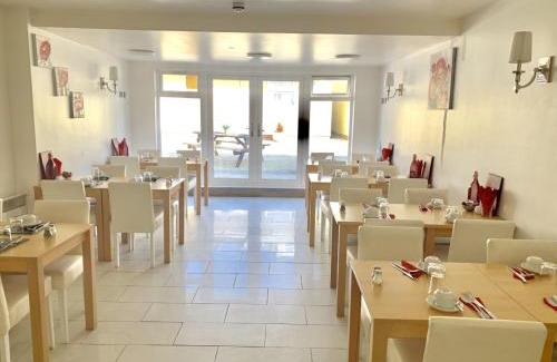 Valentines Hotel | Britannia Inn Hotel