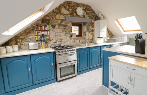 Dolgellau Cottage | BRITHGWM CANOL, pet friendly, character holiday cottage in Dolgellau