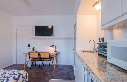 South Redondo Apartment | Broadway 14 - Clean Private Studio