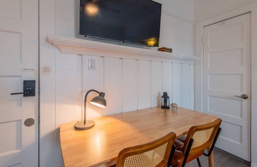 South Redondo Apartment | Broadway 6- Private Studio