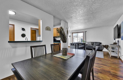 South Boise Village House | Broadway Bungalow 1 - near Boise Airport & BSU