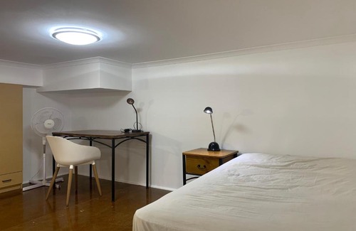Ultimo Apartment | Broadway I Central, Spacious White Apartment Hotel 56m2