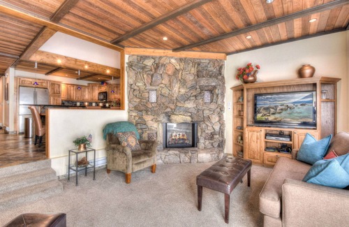 Brockway House | Brockway Springs Lodge | Steps to Lake Access!