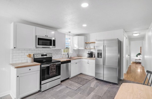 Mineral House | Broken Arrow Farm Completly Remodeled located between Richmond & Charlottesville