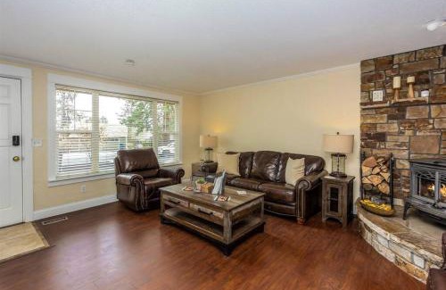 Orchard District House | Broken Bow Getaway Pet Friendly Midtown