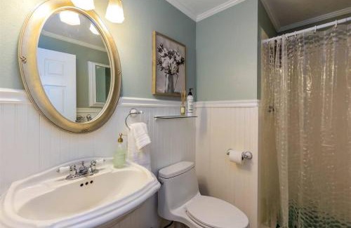 Orchard District House | Broken Bow Getaway Pet Friendly Midtown