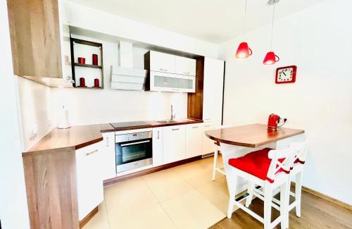 Pradnik Bialy Apartment | Bronowice Residence Blue - Homey Apartment with Garden and Parking