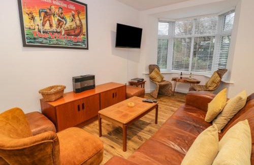 Llanbedr House | Bronwen House