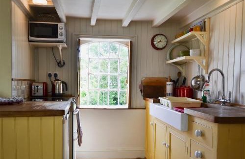 Westbrook Court House | Brook Cottage