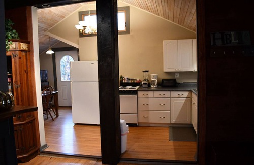 Goshen Cottage | Brook Road Cabin