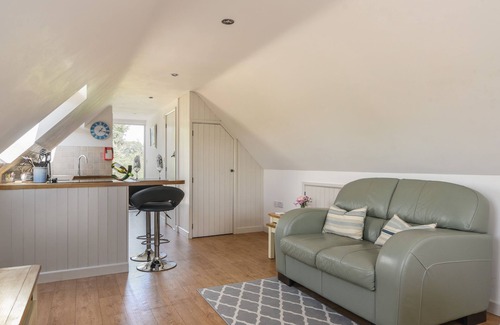 Musbury Cottage | BROOKHAVEN, pet friendly, with a garden in Musbury