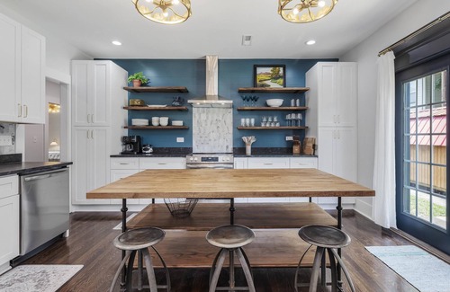 Wilmington House | Brooklyn House, charming & chic 3-bedrm, Great Location with FREE PARKINGn