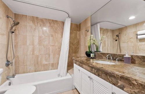 Waikiki Apartment | Brooks Beach Vacations Wyndham 4 Star Resort 1805 Waikiki
