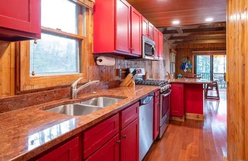 Skaneateles House | Brookside Cottage at Skaneateles Lake - 3 Bedroom Home