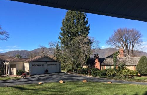 Waynesville House | Brookside Cottages