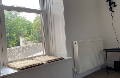 Broughty Ferry Cottage | Broughty Ferry cottage with patio garden and drive.