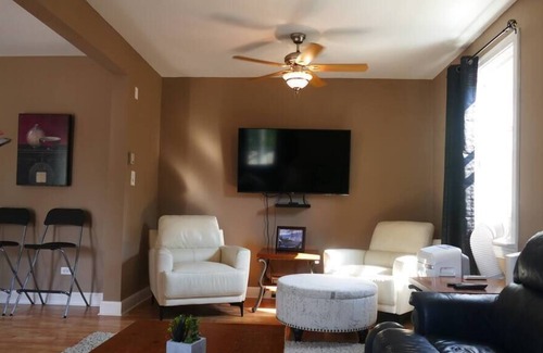 Castlegar House | Brown Bear - Spacious 3 bedroom home w/ great deck